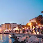 Koza 100m From The Apartment Poreč