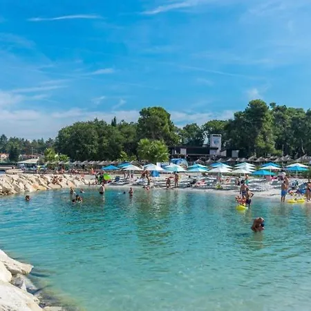 Koza 100m From The Appartement Poreč