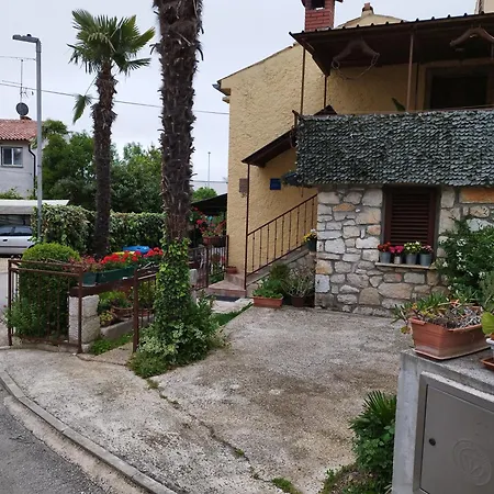 アパート Koza 100m From The *