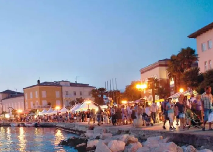 Koza 100m From The アパート ポレッチ