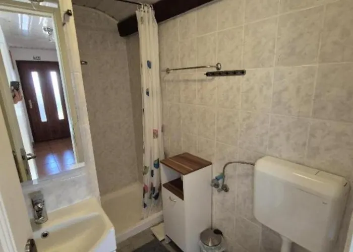 Koza 100m From The アパート *