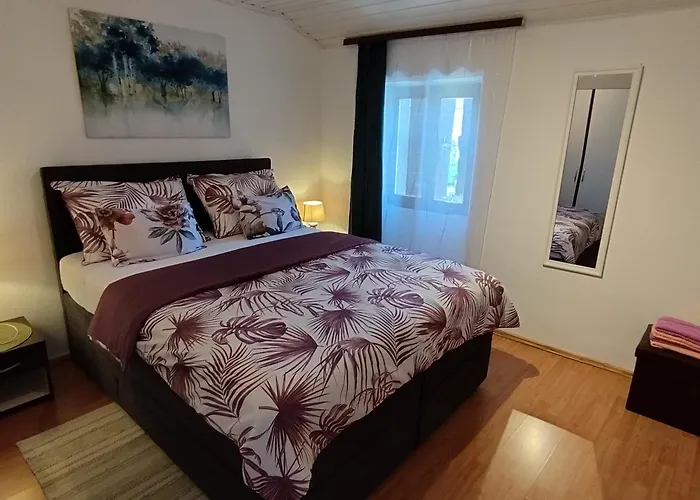 Koza 100m From The アパート