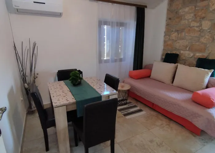 Koza 100m From The アパート *